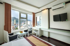 Minh Tuyết Luxury Hotel